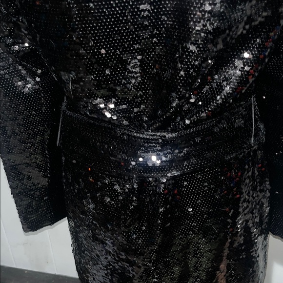 VENUS Shimmering Black Sequin Blazer - Picture 5 of 8